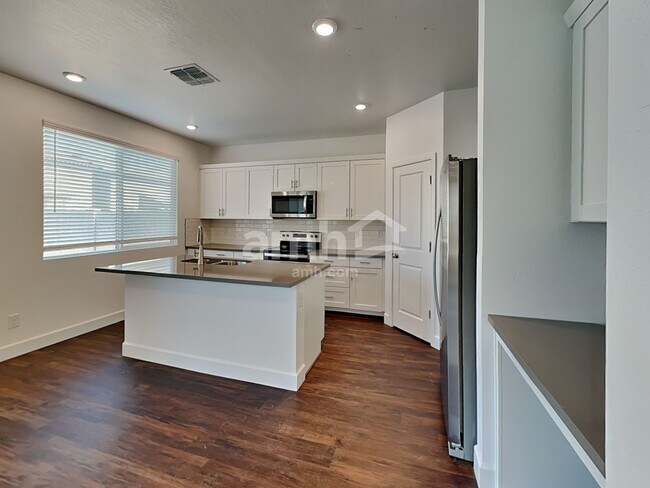 Foto del edificio - 17164 W Townley Ave