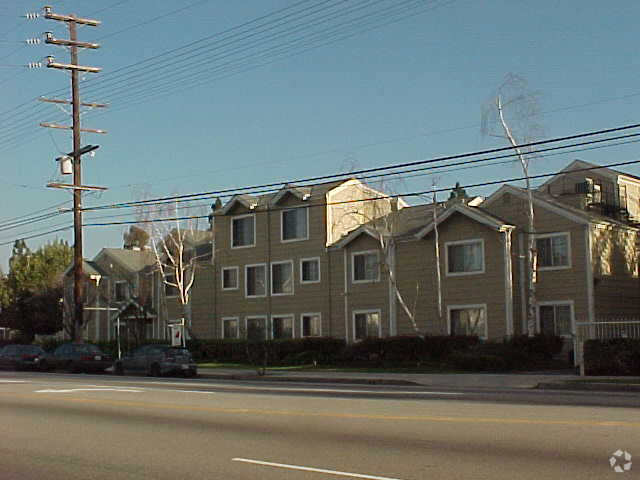 Building Photo - 15004 Nordhoff St