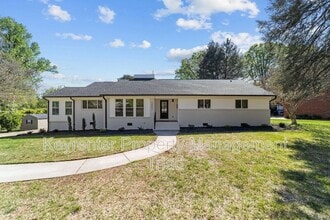 Building Photo - 3807 W Friendly Ave