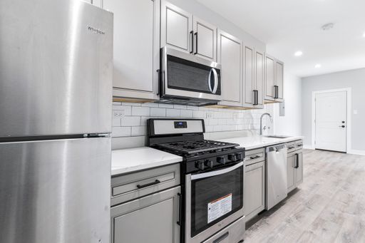 Building Photo - 6954 N Wolcott Ave
