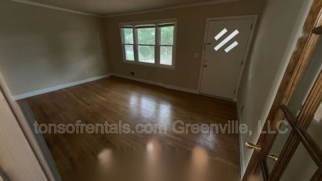 Building Photo - 150 Woodridge Cir