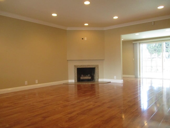 Building Photo - 13132 Hartland St