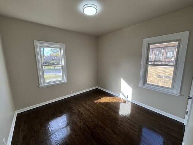 Foto del edificio - Charming 4-bed Home in Gary