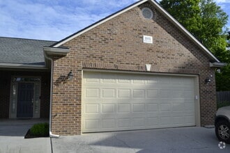 Building Photo - 1601 Silver Oak Ln