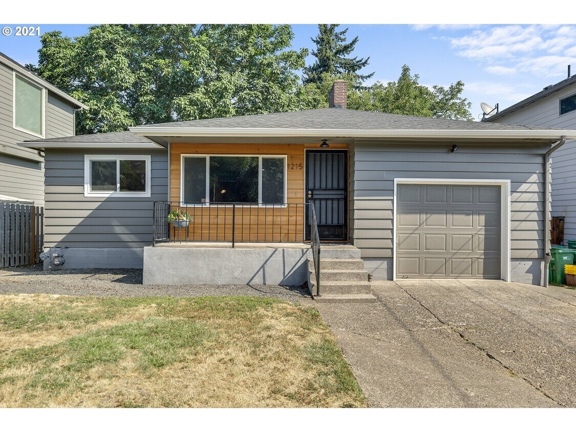 Foto principal - 1215 NE Holland St