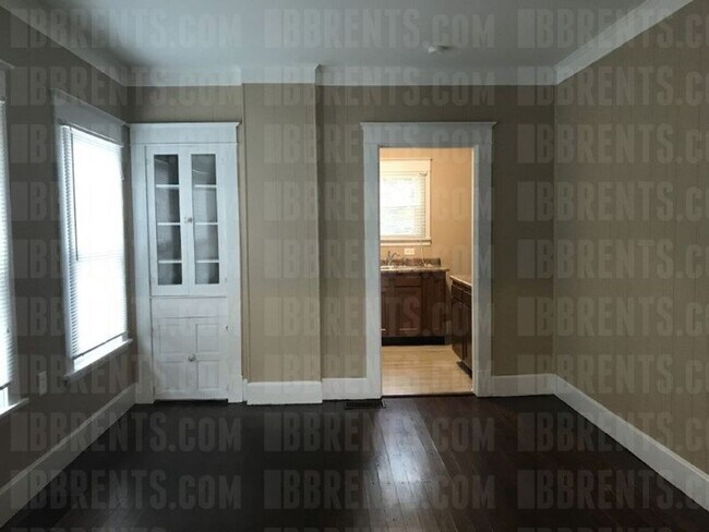Building Photo - 216 Harrison 2BR/1BA (Middletown)