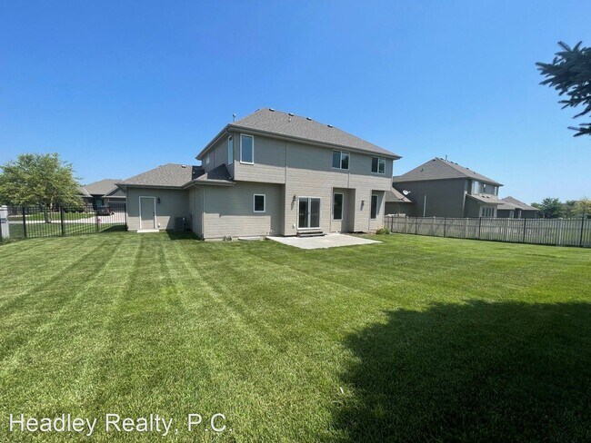 Foto del edificio - 5 br, 4 bath House - 8037 Swallowtail St