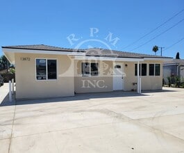 Building Photo - 13872-13874 Saranac Dr