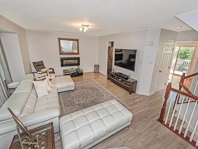 Building Photo - 119 Chapel Harbor Dr