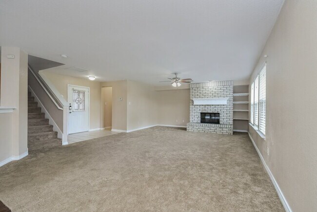 Building Photo - 5328 Nueces Ln