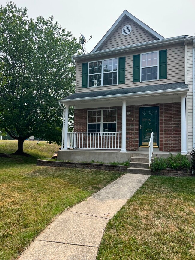 Building Photo - 2495 Deerfield Ln