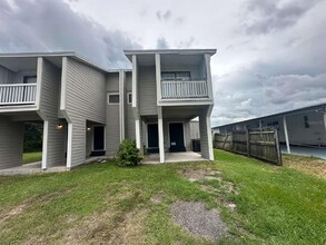 Building Photo - 1108 Country Club Ln