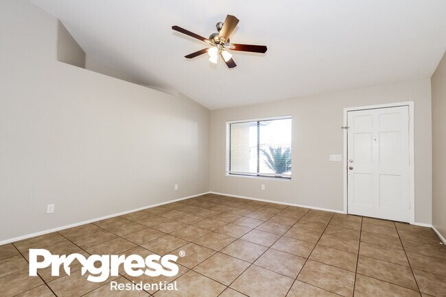 Building Photo - 717 E Calle Chulo Rd