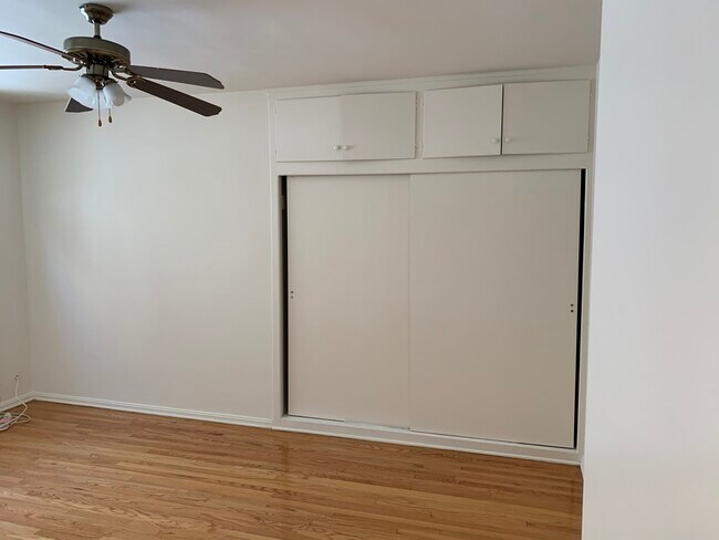 Foto del edificio - 1122 S Holt Ave