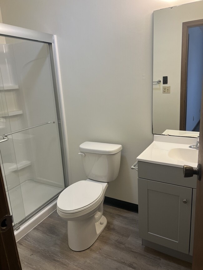 Building Photo - 1520 Main St