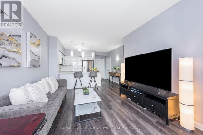 Building Photo - 610 Farmstead Dr