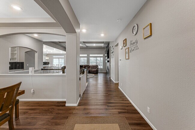 Foto del edificio - $4,795.00, 5 bed, 3.5 bath located in Denver.