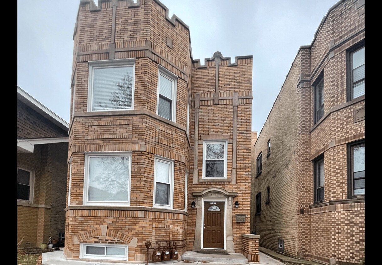 4969 N Kilpatrick Ave, Chicago, IL 60630 House Rental in Chicago, IL