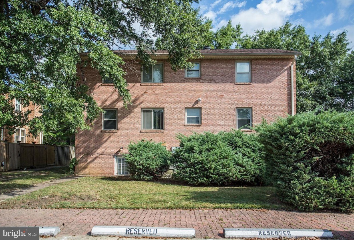 Primary Photo - 4510 Washington Blvd