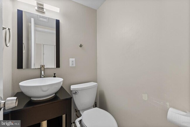 Foto del edificio - 4305 Birchlake Ct