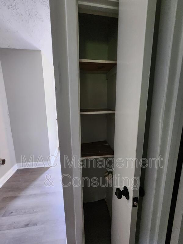 Foto del edificio - 315 Pippin Rd