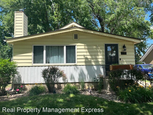 Foto del edificio - 4 br, 1.5 bath House - 1300 W 13th Street