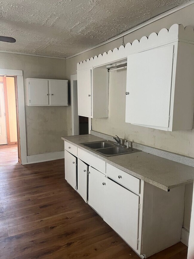 Foto del edificio - DELPHI…3 Bedroom 2 Bath