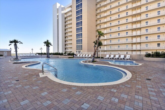 Foto del edificio - 9800 S Thomas Dr