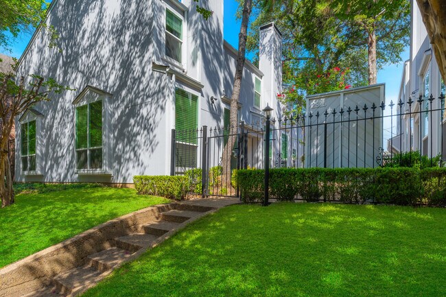 Foto del edificio - 2815 Welborn St