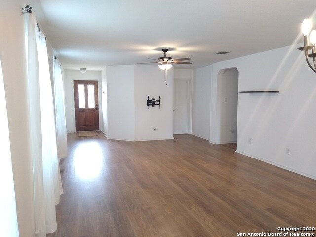 Building Photo - 5902 Trent Ranch
