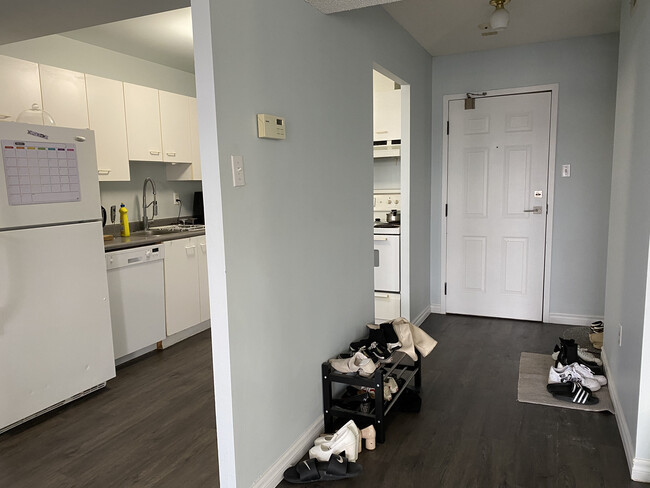 Building Photo - 30 Chapman Crt