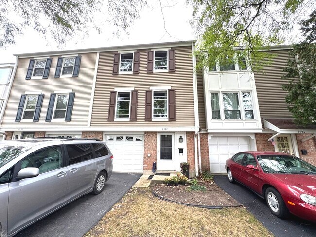 Foto del edificio - 1992 Holbrook Ln