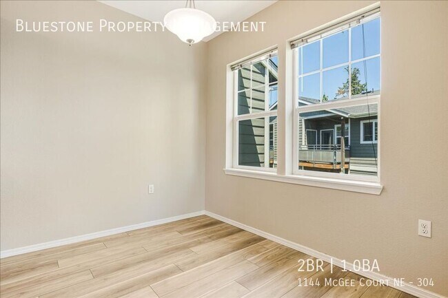 Foto del edificio - 1144 Mcgee Ct NE