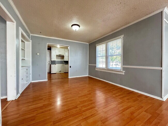 Building Photo - 2211 26th St