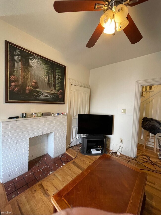 Building Photo - 3 br, 2 bath Townhome - 244 Spahr St