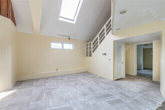 Building Photo - 42 Wilcox St