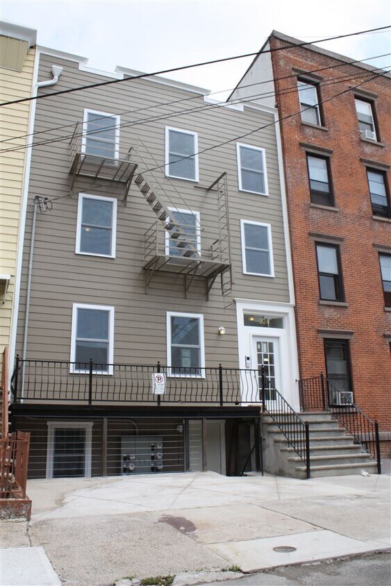 Primary Photo - 324 4th St