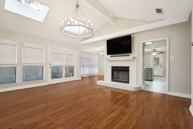 Building Photo - 104 Summit Cove