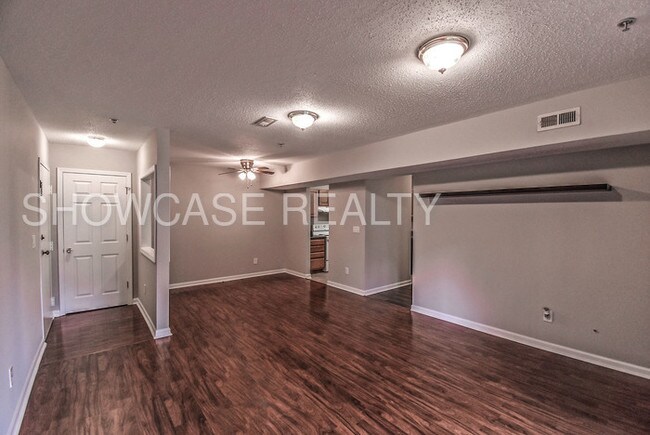 Building Photo - 7992 Shady Oak Trail