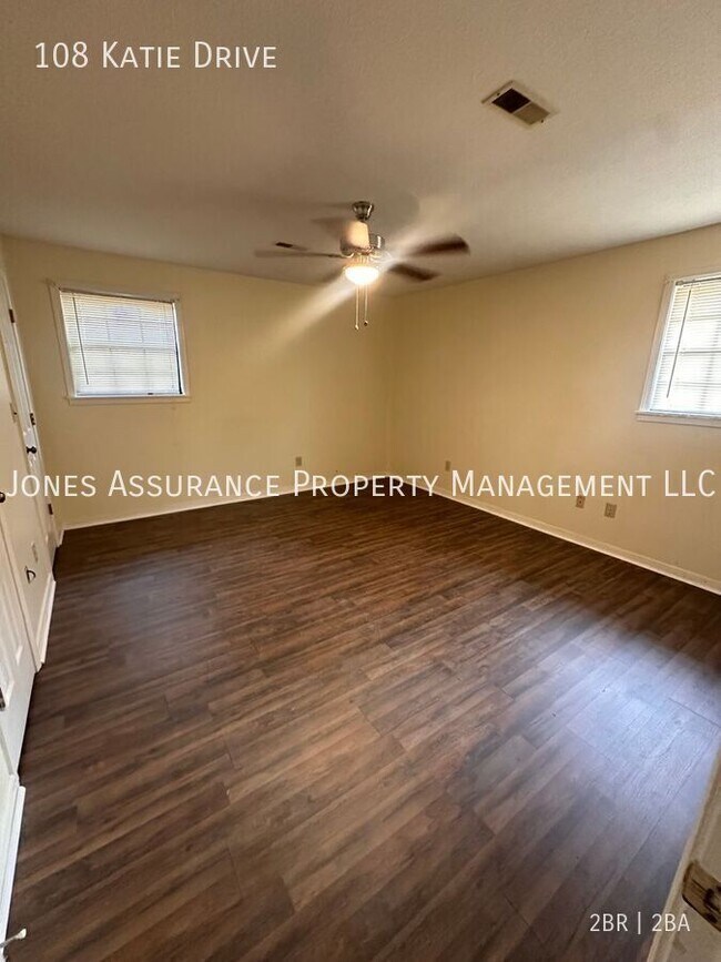 Foto del edificio - 108 Katie Dr