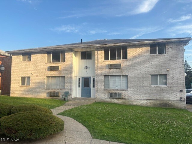 Foto principal - 2000 Woodlawn Ave NW