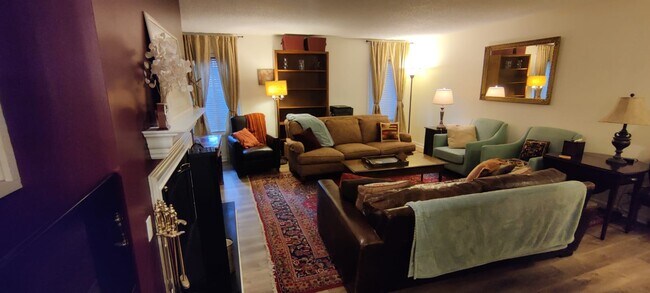 Foto del edificio - 578 Emory Oaks Way