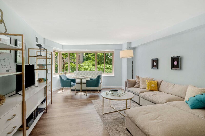 Foto principal - 1389 N Lake Shore Dr