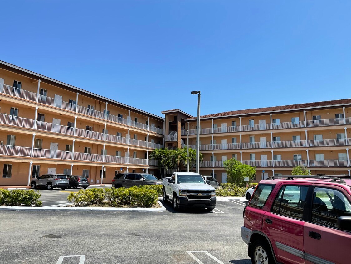 17350 NW 67th Ave Unit 109, Hialeah, FL 33015 Condo for Rent in
