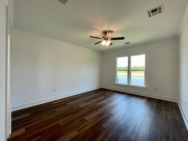 Building Photo - Waterfront home in Baton Rouge!