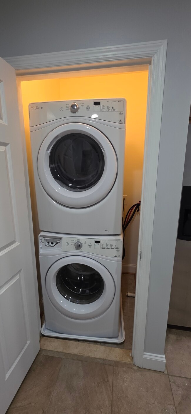 Foto del edificio - 839 Whitelock St