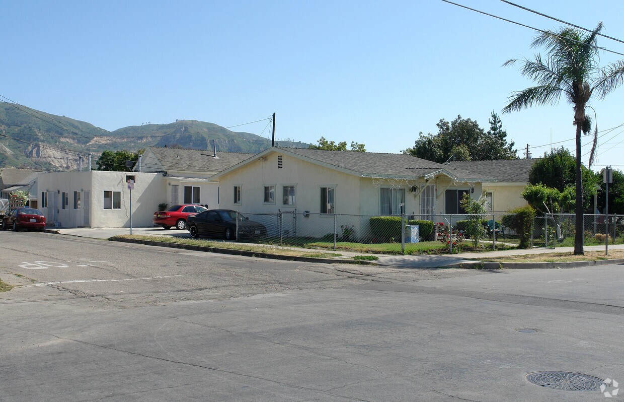 Primary Photo - 1020 E Ventura St