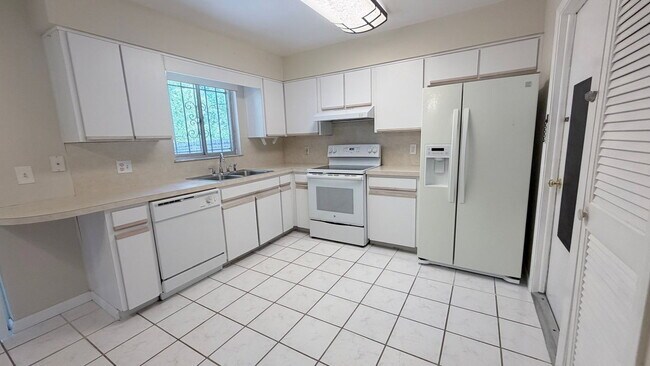 Foto del edificio - 603 Pheasant Ave