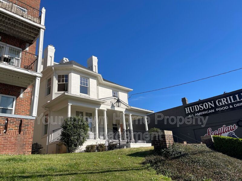 Primary Photo - 367 Moreland Ave NE