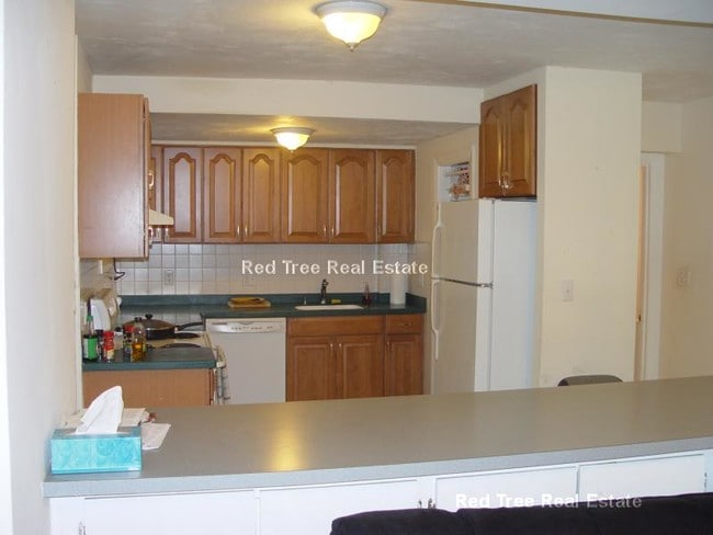 Building Photo - 12 Sutherland Rd